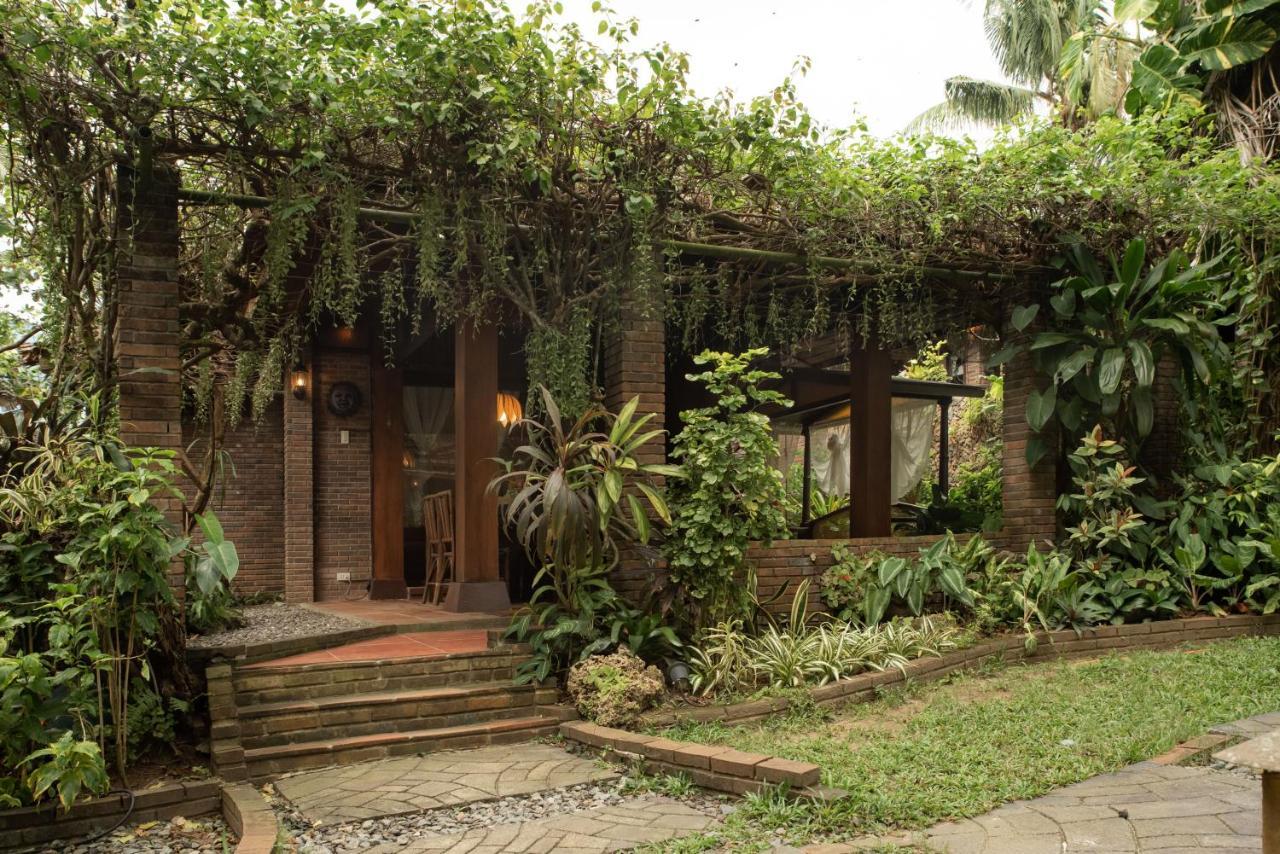 Hotel Chema'S By The Sea Samal Exteriér fotografie